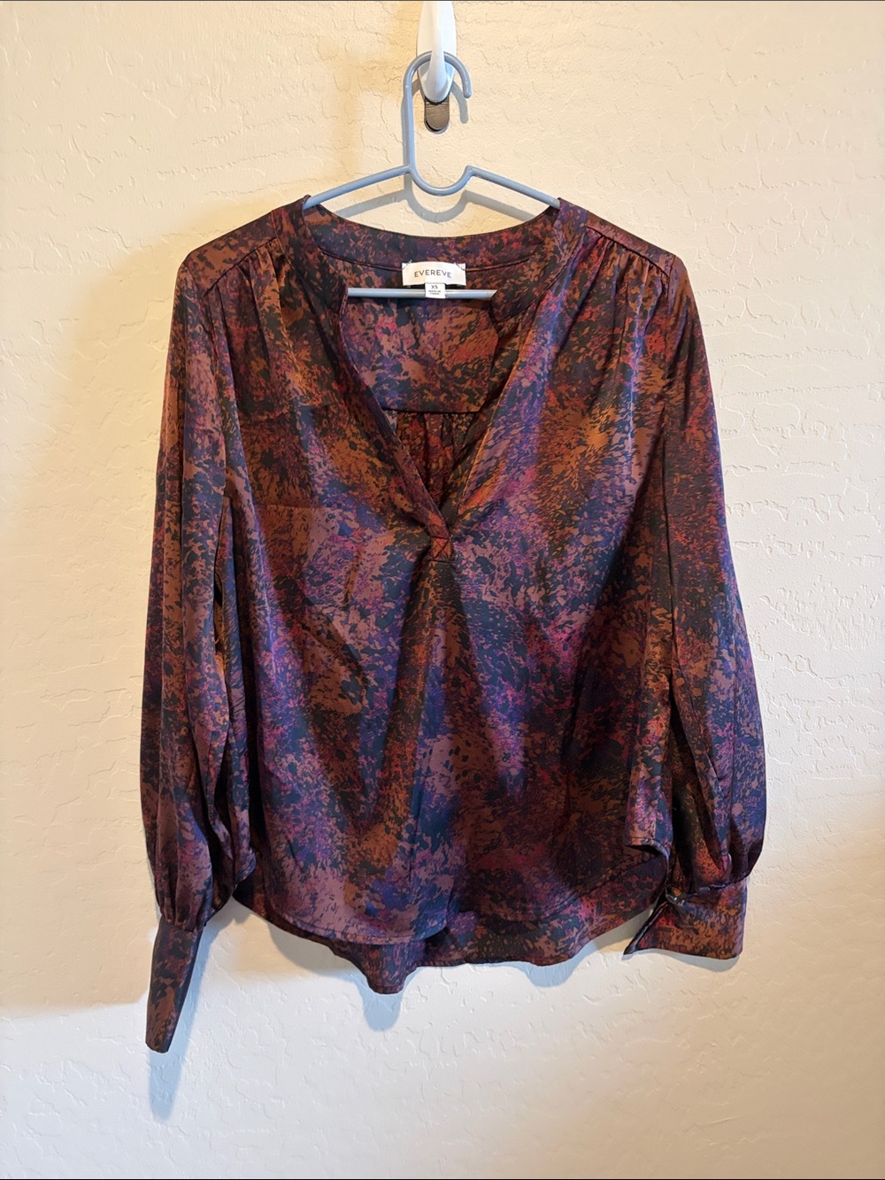 Evereve Purple and Brown Abstract V-Neck Long-Sleeve Blouse